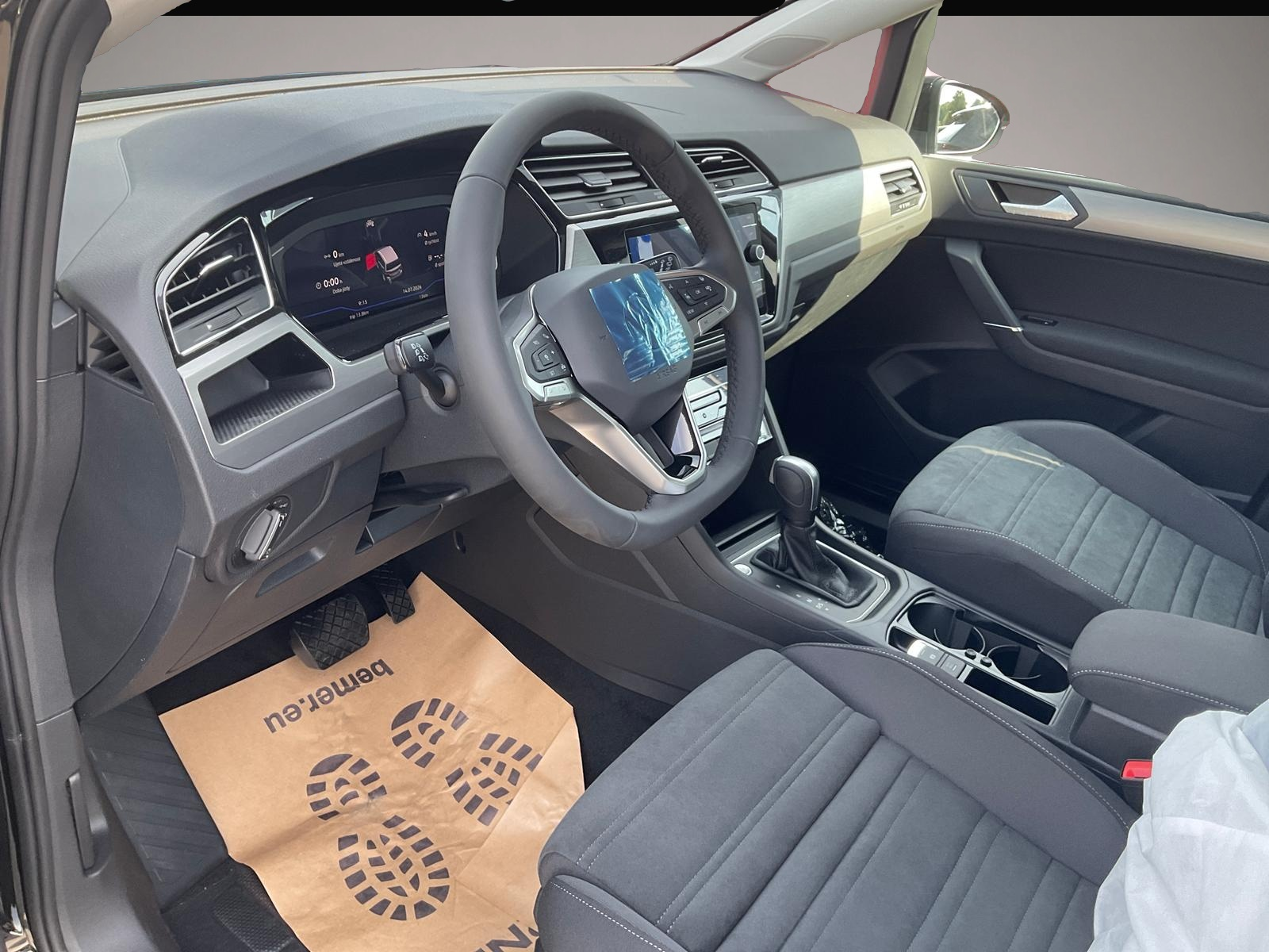 Volkswagen Touran (07/2026, Benzin)
