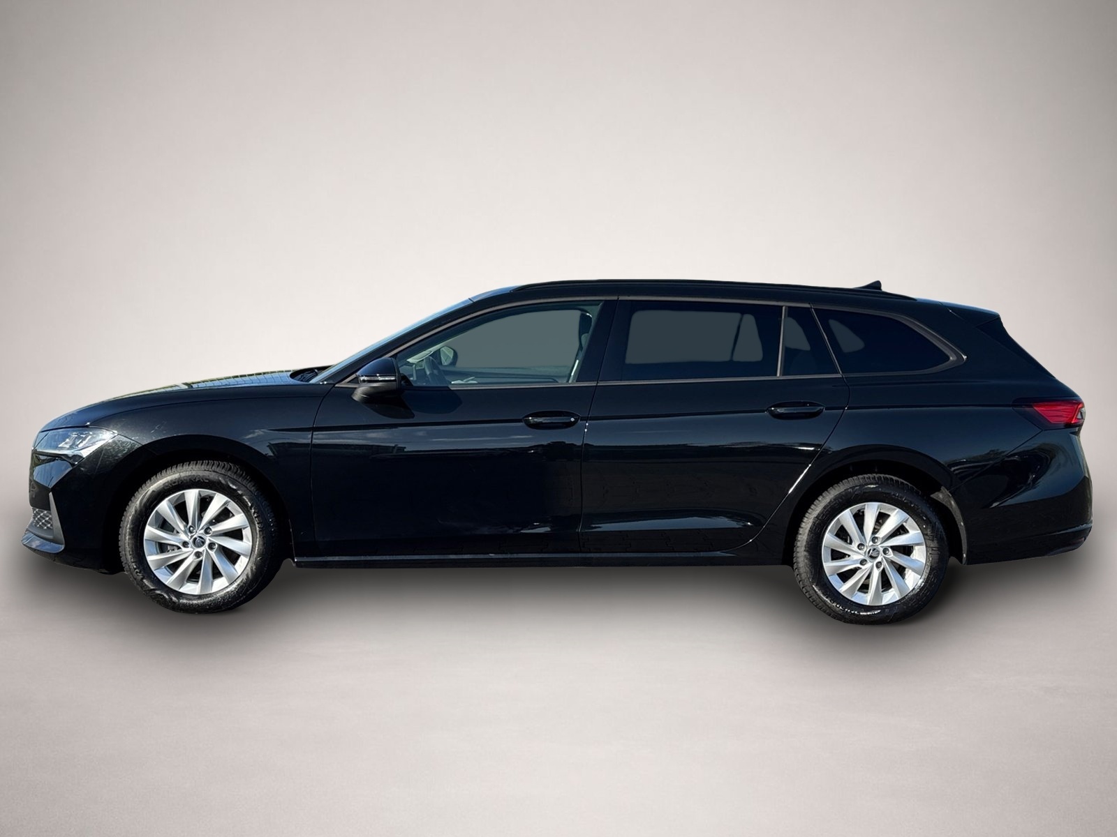 Skoda Superb (01/2025, Benzin)