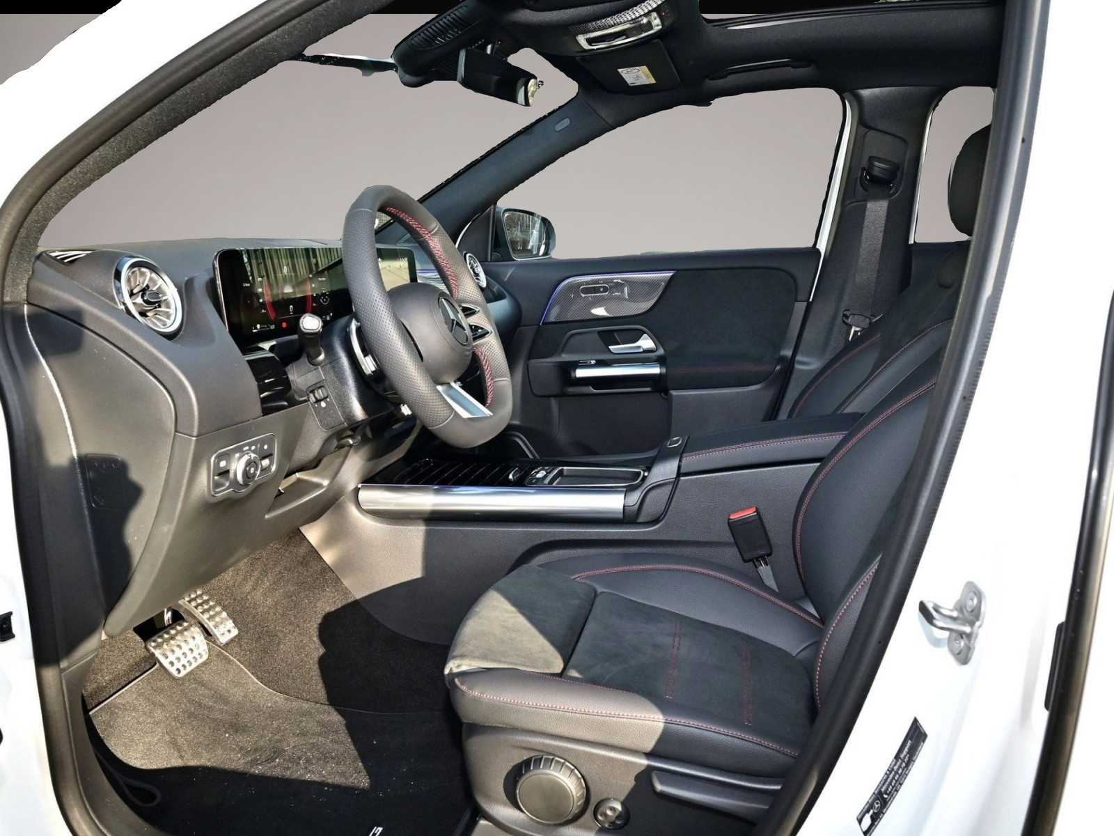 Mercedes-Benz GLA 200 (12/2025, Benzin)