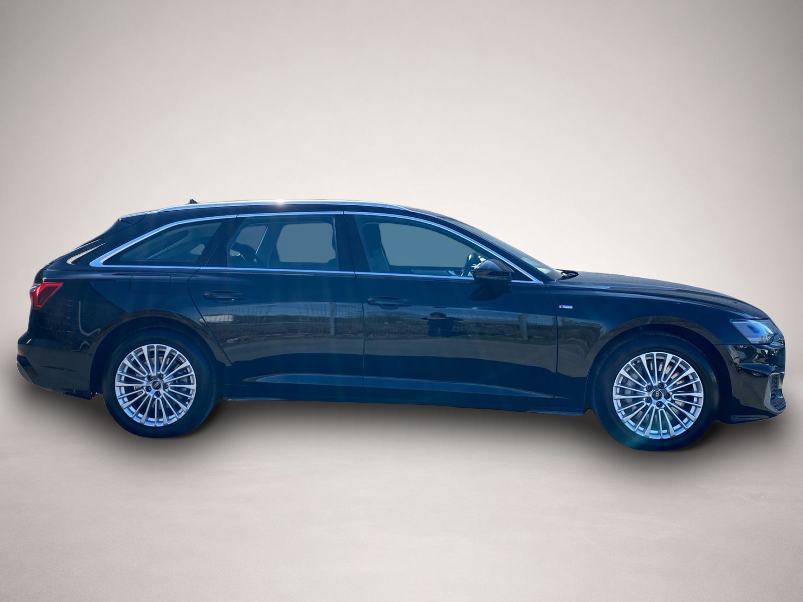 Audi A6 (12/2022, Hybrid (Benzin/Elektro))
