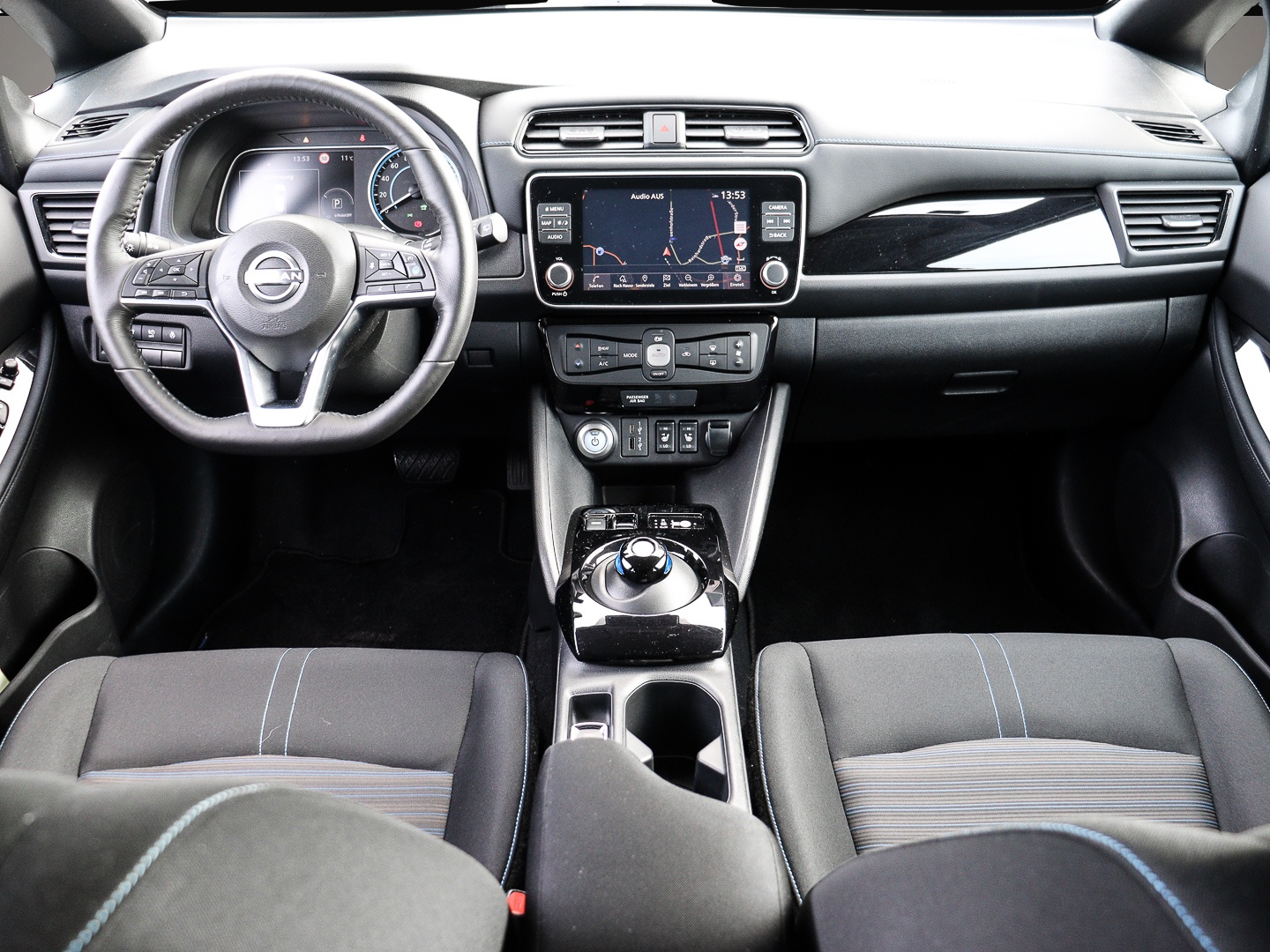 Nissan Leaf (12/2022, ELECTRIC)