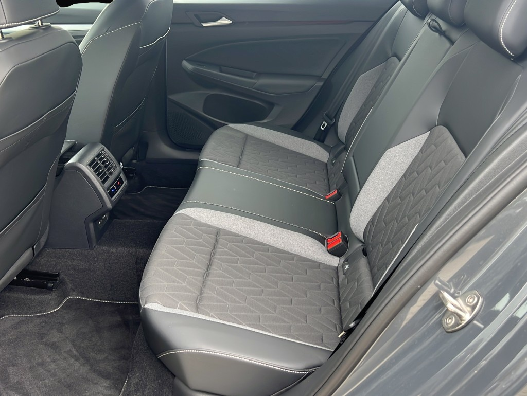 Volkswagen Golf (07/2025, Benzin)