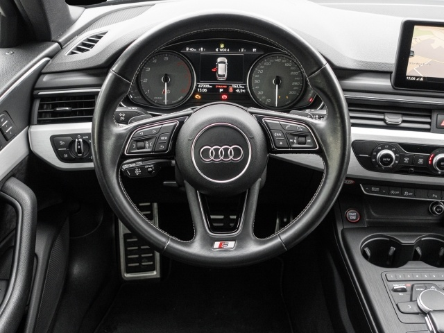 Audi quattro (03/2017, Benzin)