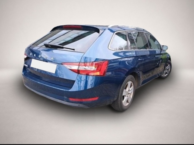 Skoda Superb (06/2022, Benzin)