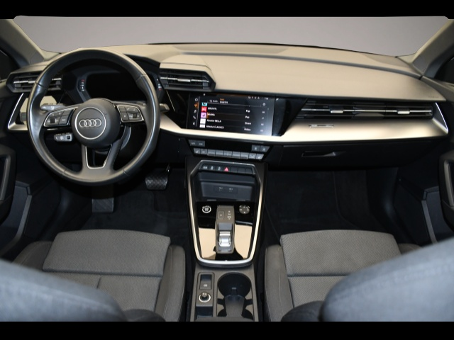 Audi A3 (11/2022, Benzin)