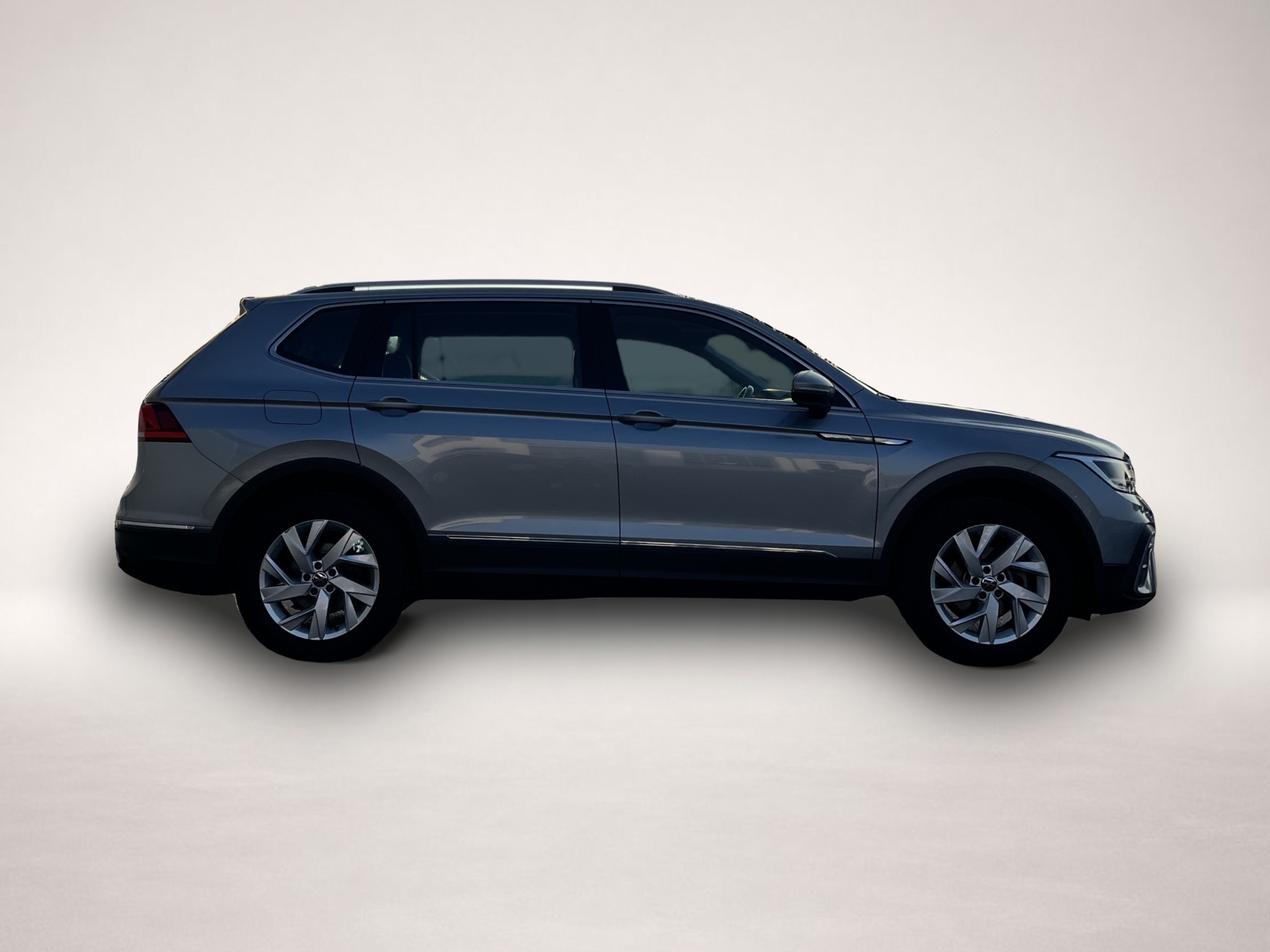 Volkswagen Tiguan Allspace (03/2025, Benzin)