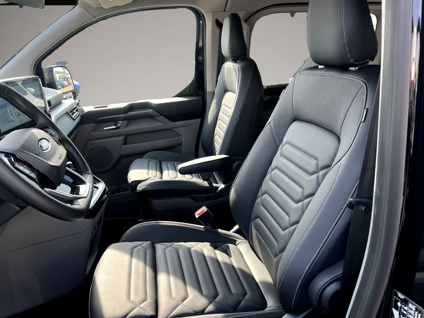 Ford Tourneo Custom (10/2025, Diesel)