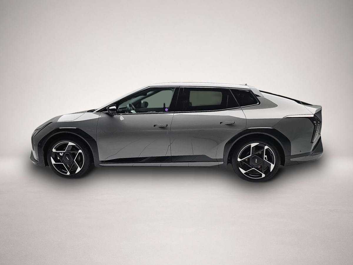 KIA EV4 (10/2025, ELECTRIC)