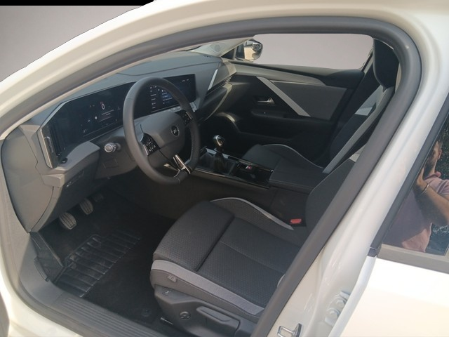 Opel Astra (08/2024, Benzin)