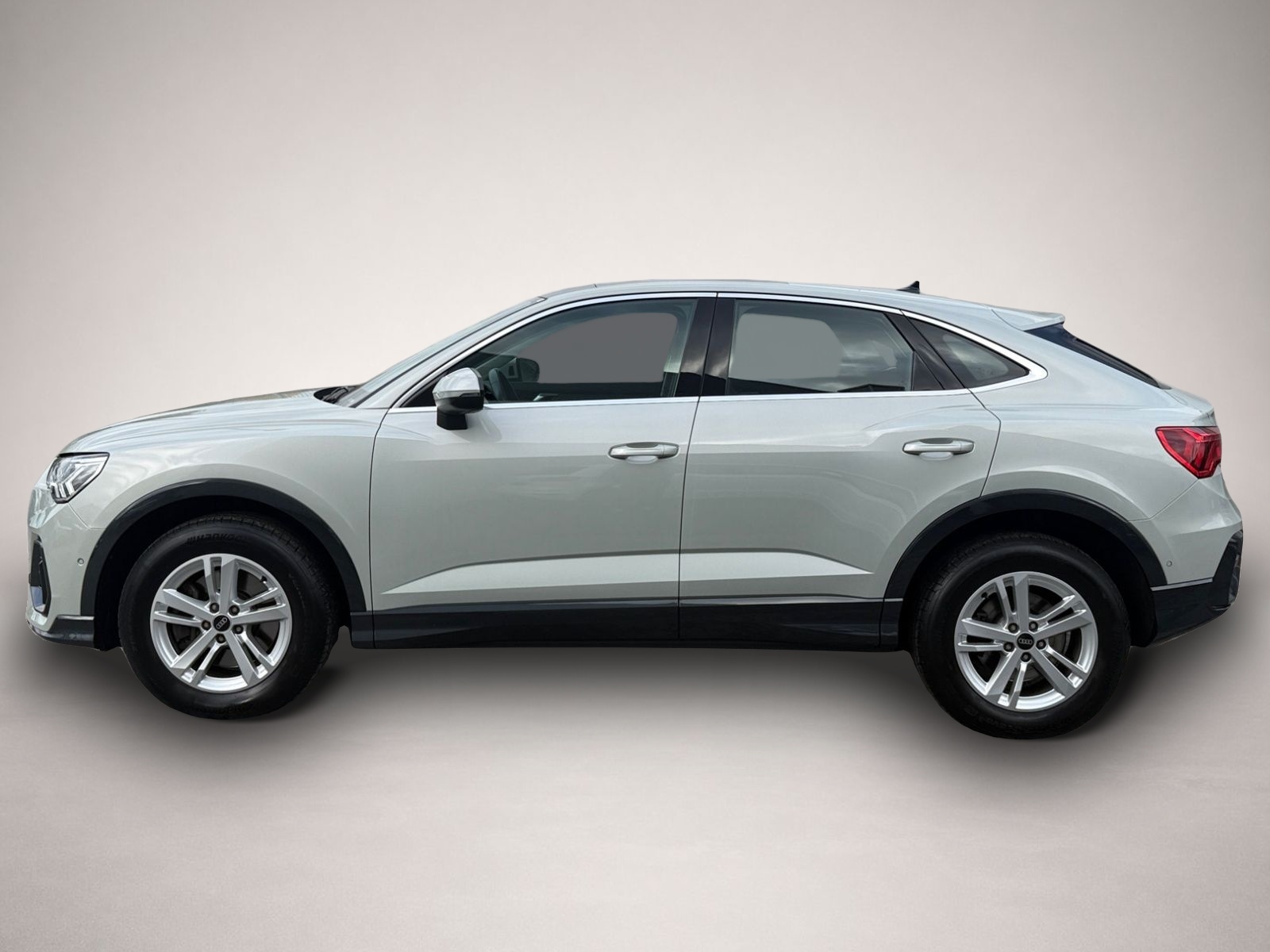Audi Q3 (09/2023, Benzin)