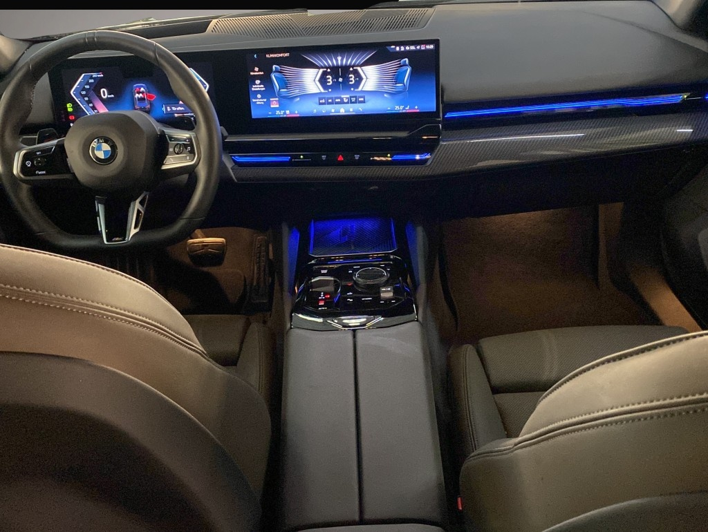 BMW 520 (03/2025, Benzin)