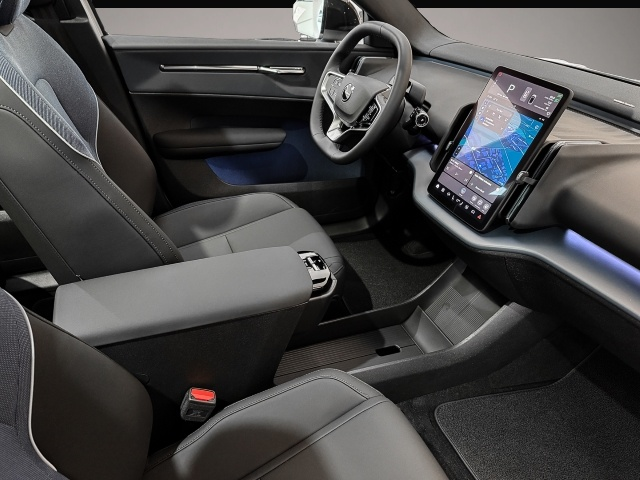 Volvo EX30 (05/2026, ELECTRIC)