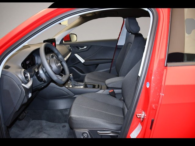 Audi Q2 (12/2025, Benzin)