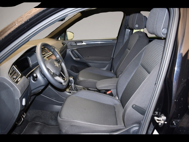 Volkswagen Tiguan (10/2021, )