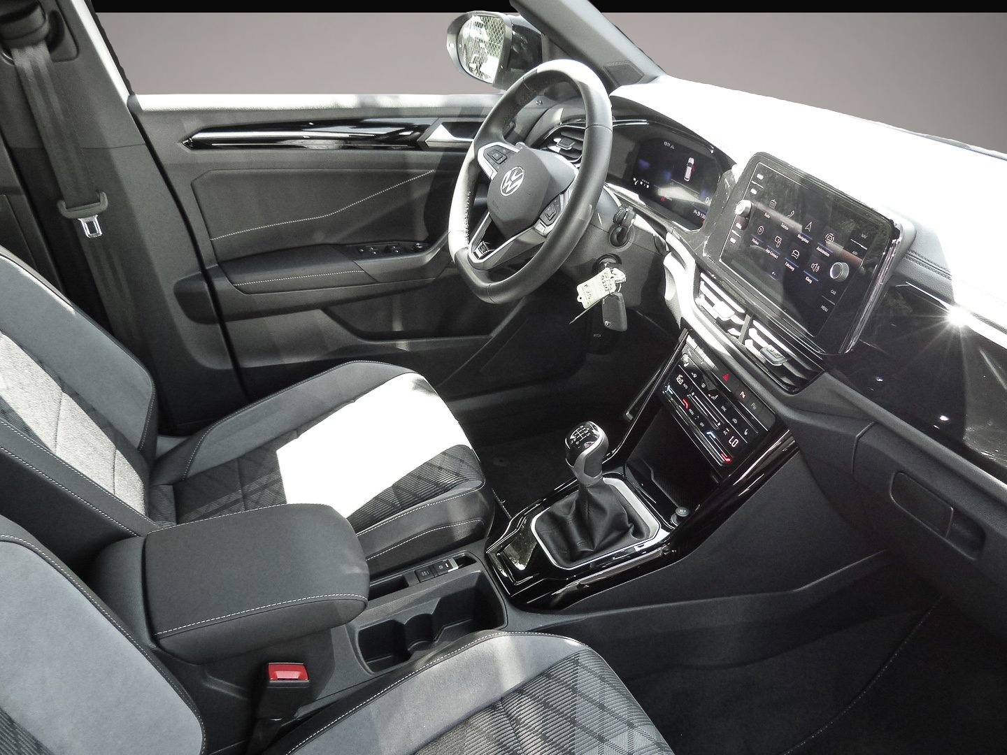 Volkswagen T-Roc (05/2024, Benzin)