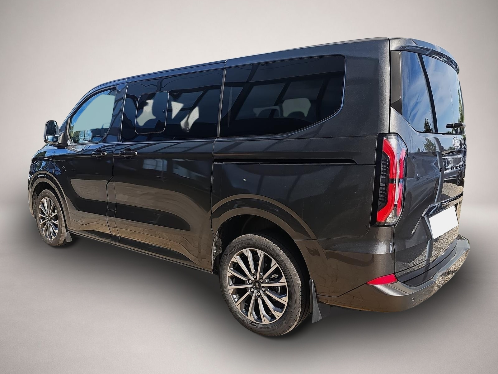 Ford Tourneo Custom (04/2026, Diesel)