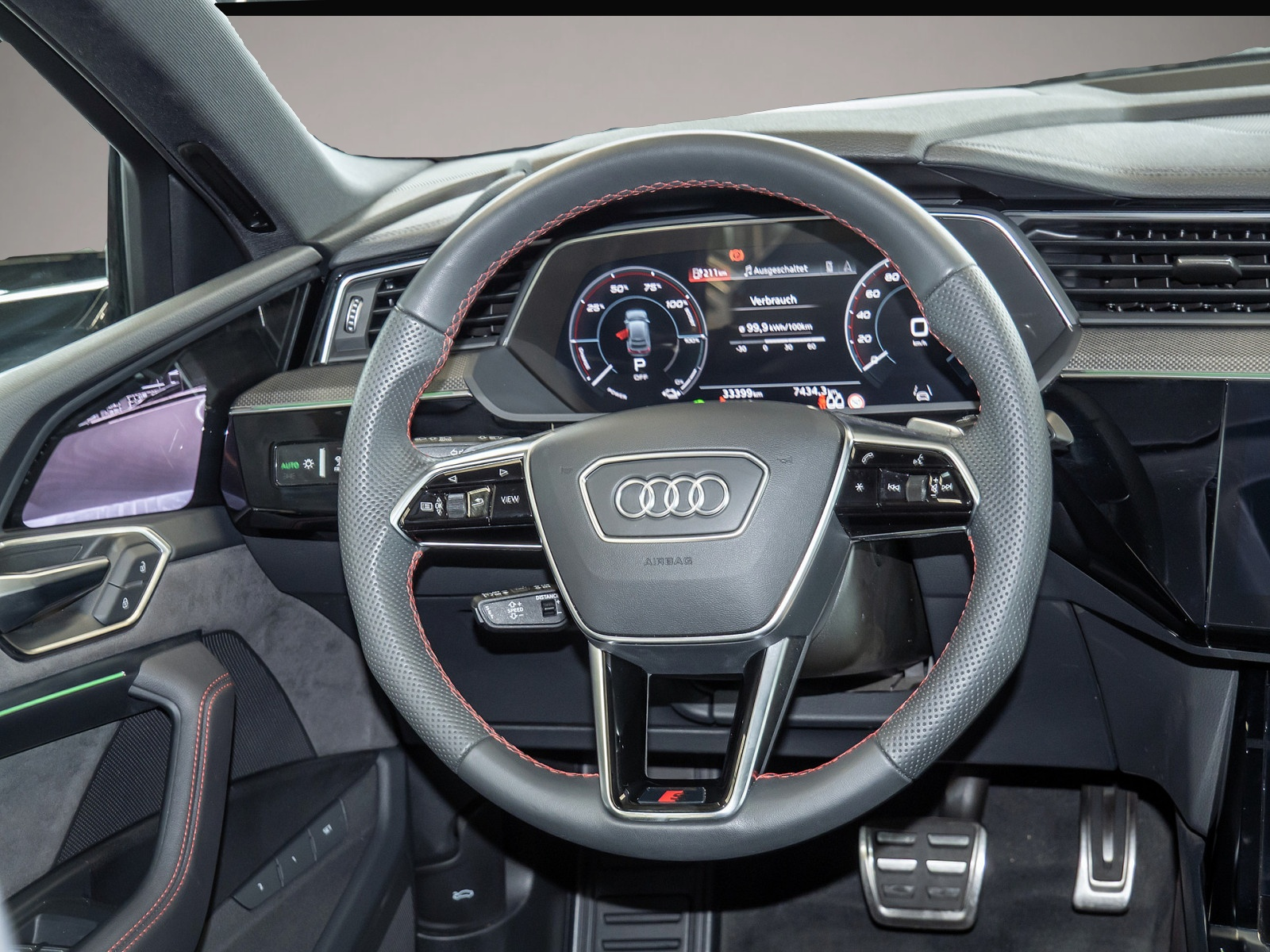Audi Q8 e-tron (06/2024, ELECTRIC)