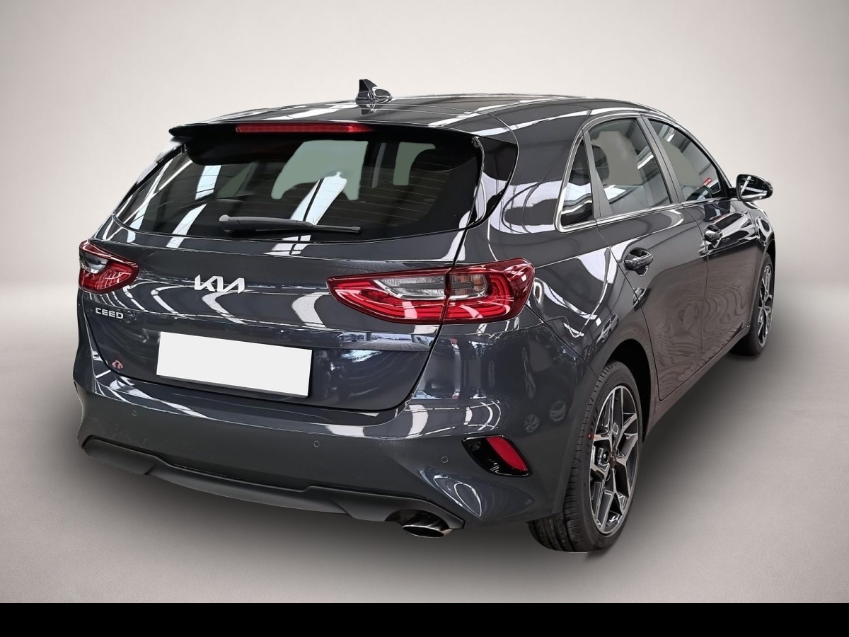 KIA cee'd / Ceed (02/2025, Benzin)
