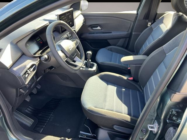 Dacia Sandero, image 2 of 4