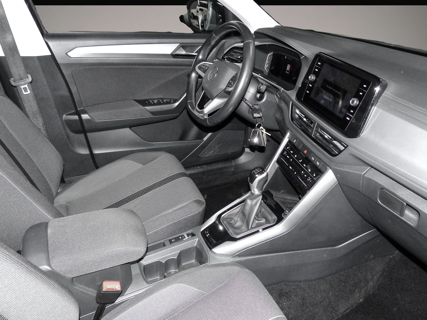 Volkswagen T-Roc (11/2023, Benzin)