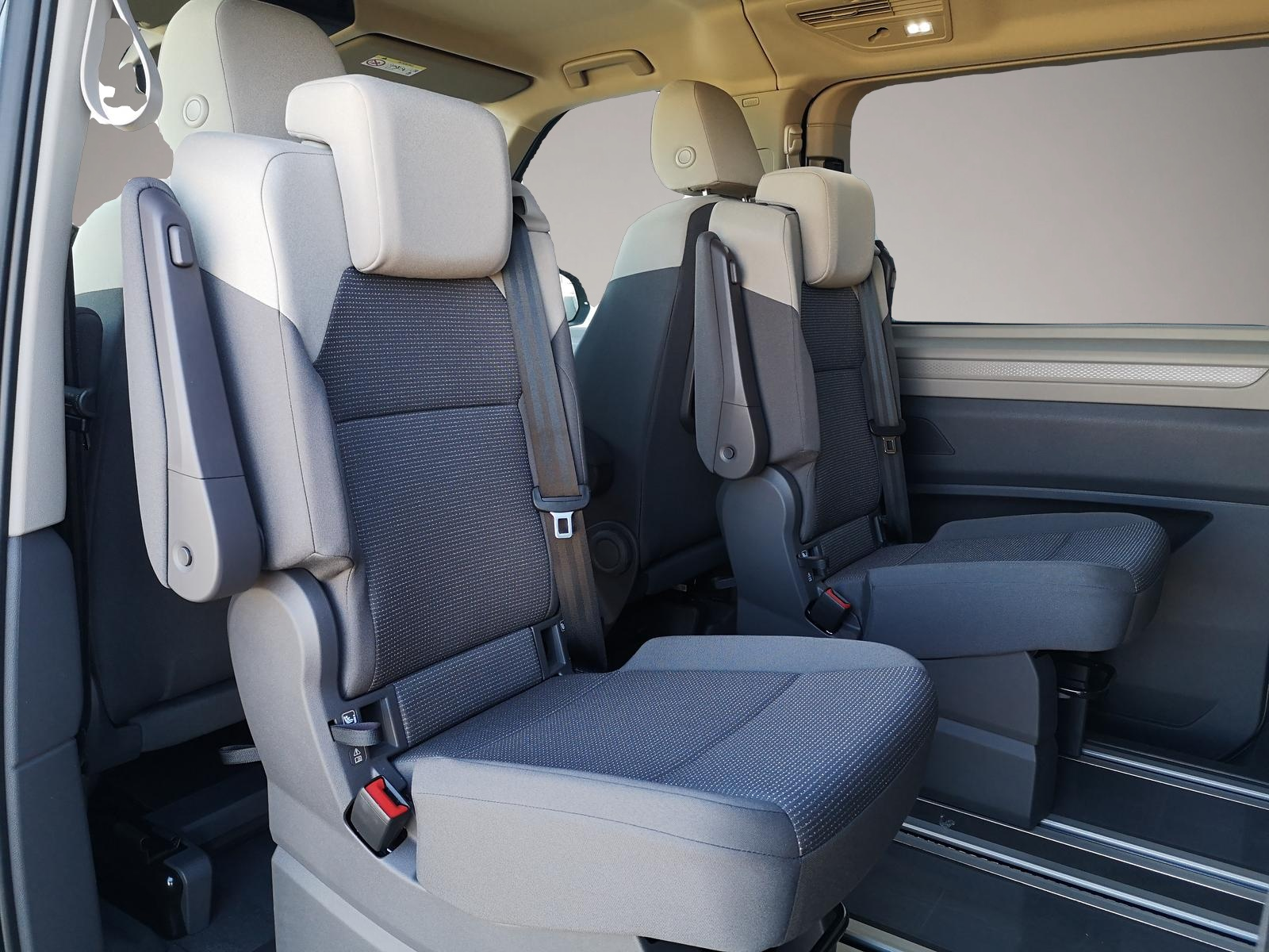 Volkswagen T7 Multivan (11/2025, Diesel)