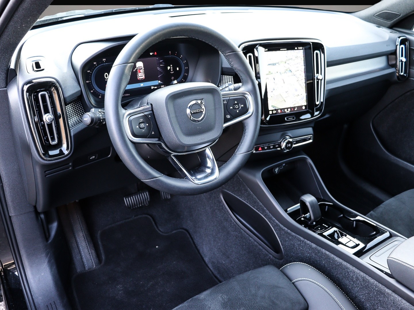 Volvo XC40 (12/2023, Benzin)