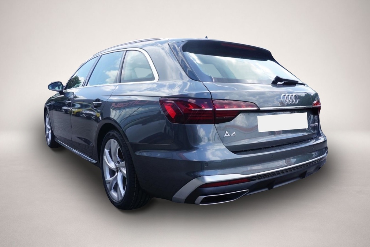 Audi A4 (11/2023, Benzin)