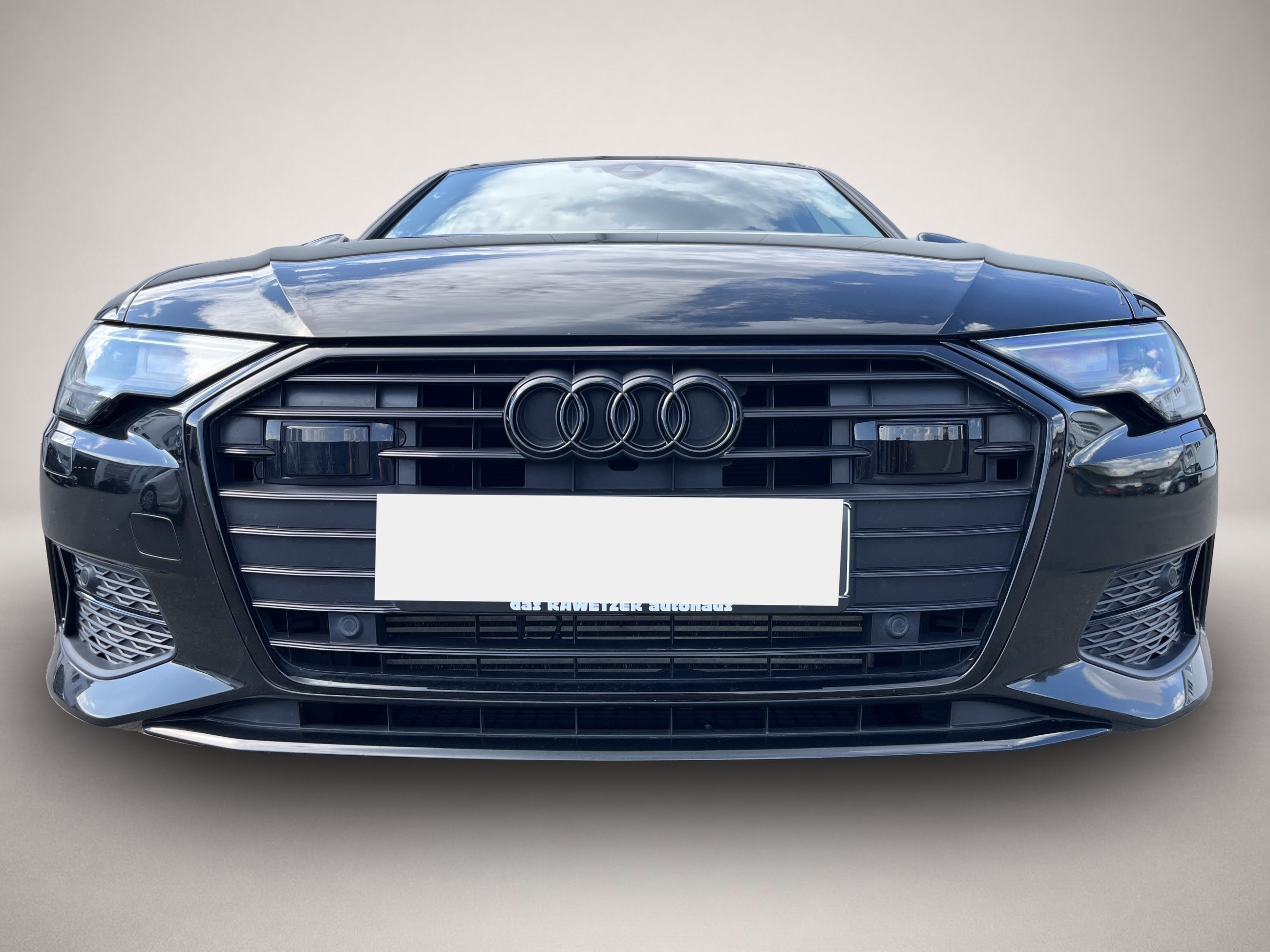 Audi A6 (11/2022, Benzin)