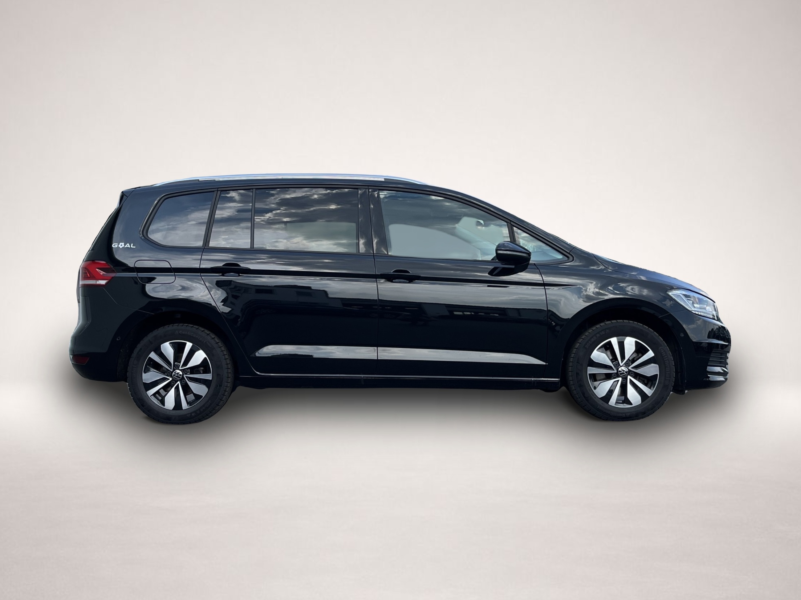 Volkswagen Touran (11/2025, Benzin)