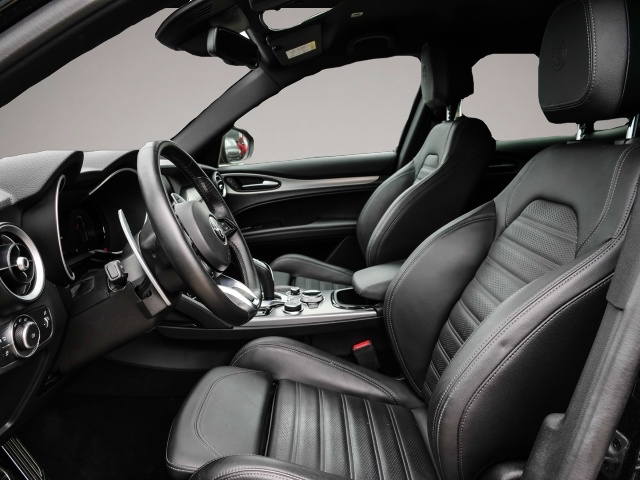 Alfa-Romeo Stelvio (07/2024, Benzin)