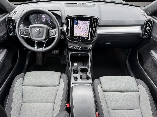 Volvo XC40 (12/2023, Benzin)