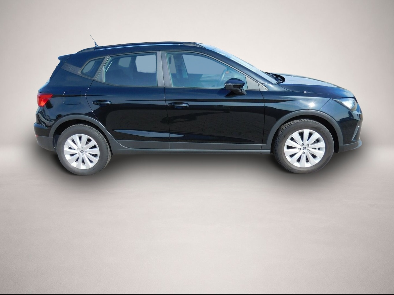 Seat Arona (04/2023, Benzin)
