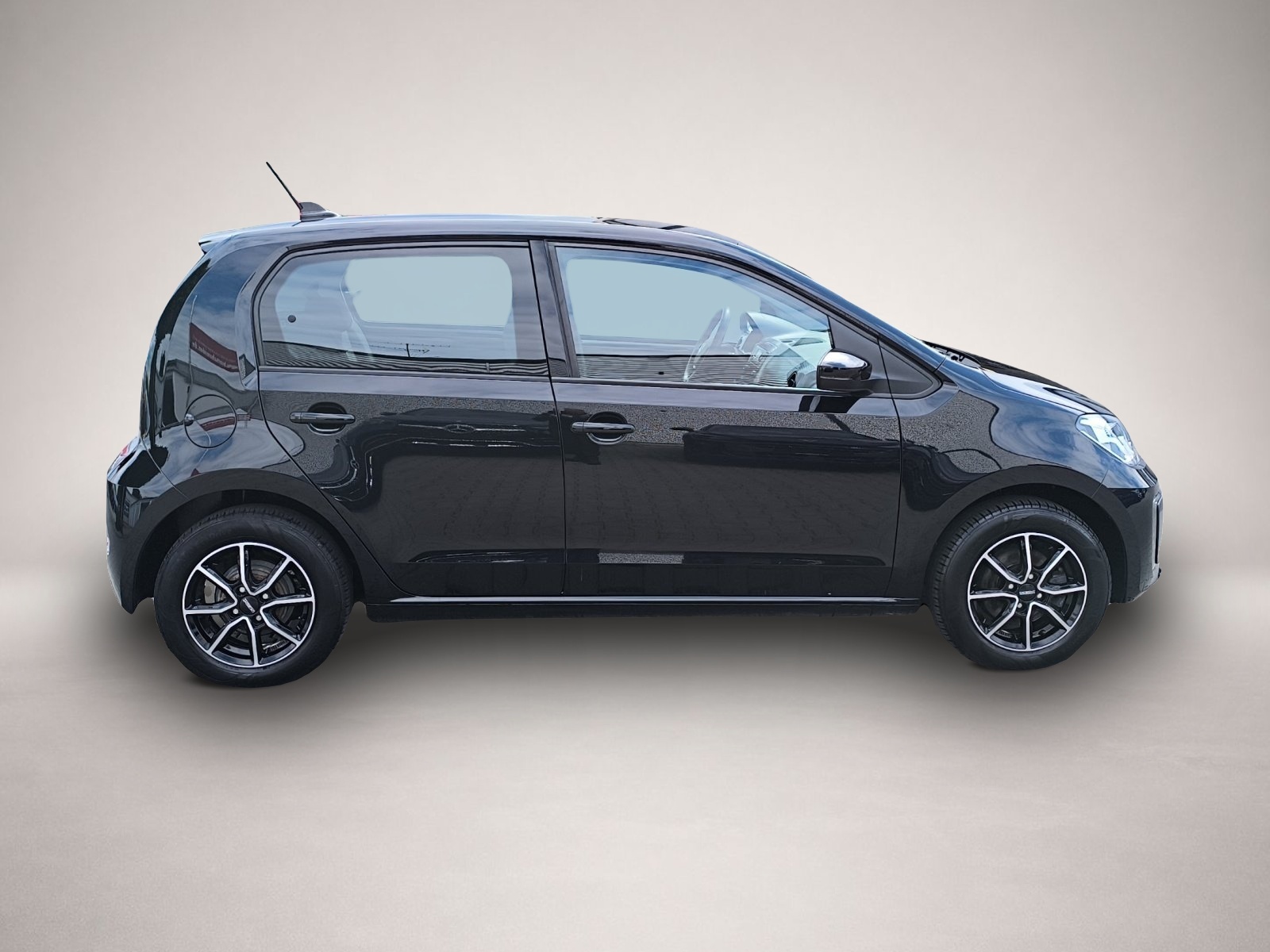 Volkswagen e-up! (04/2022, ELECTRIC)