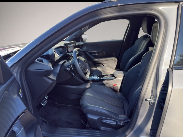 Peugeot 2008 (06/2024, Benzin)