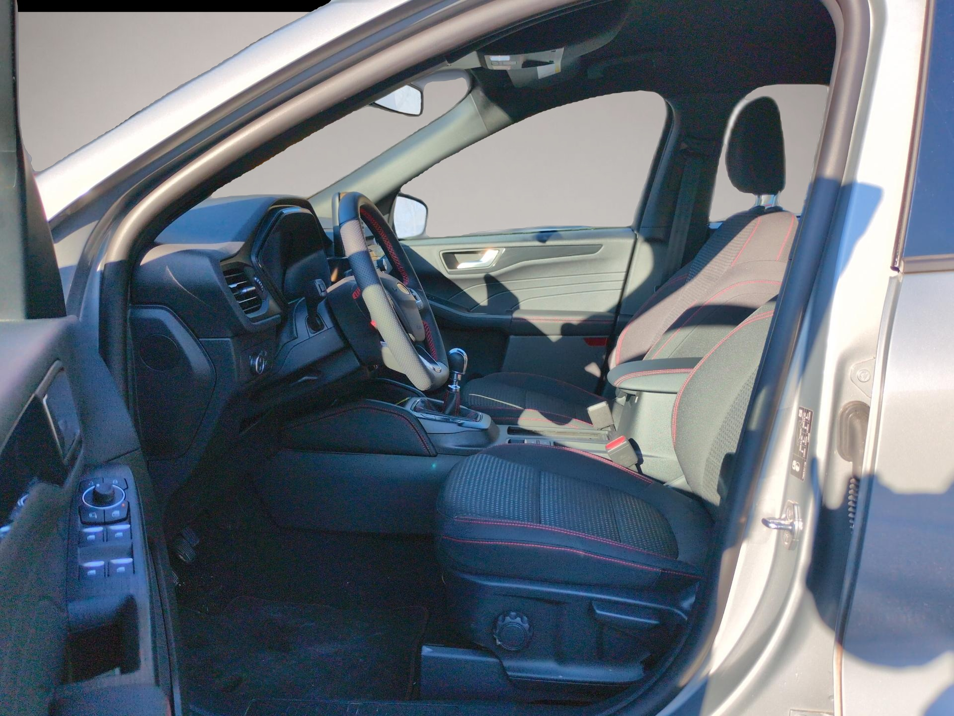 Ford Kuga (12/2023, Benzin)