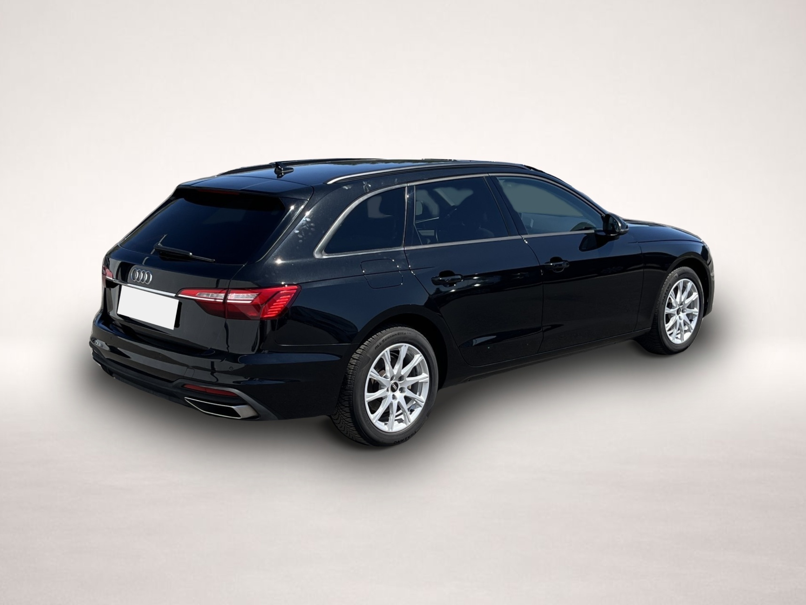 Audi A4 (09/2022, Benzin)