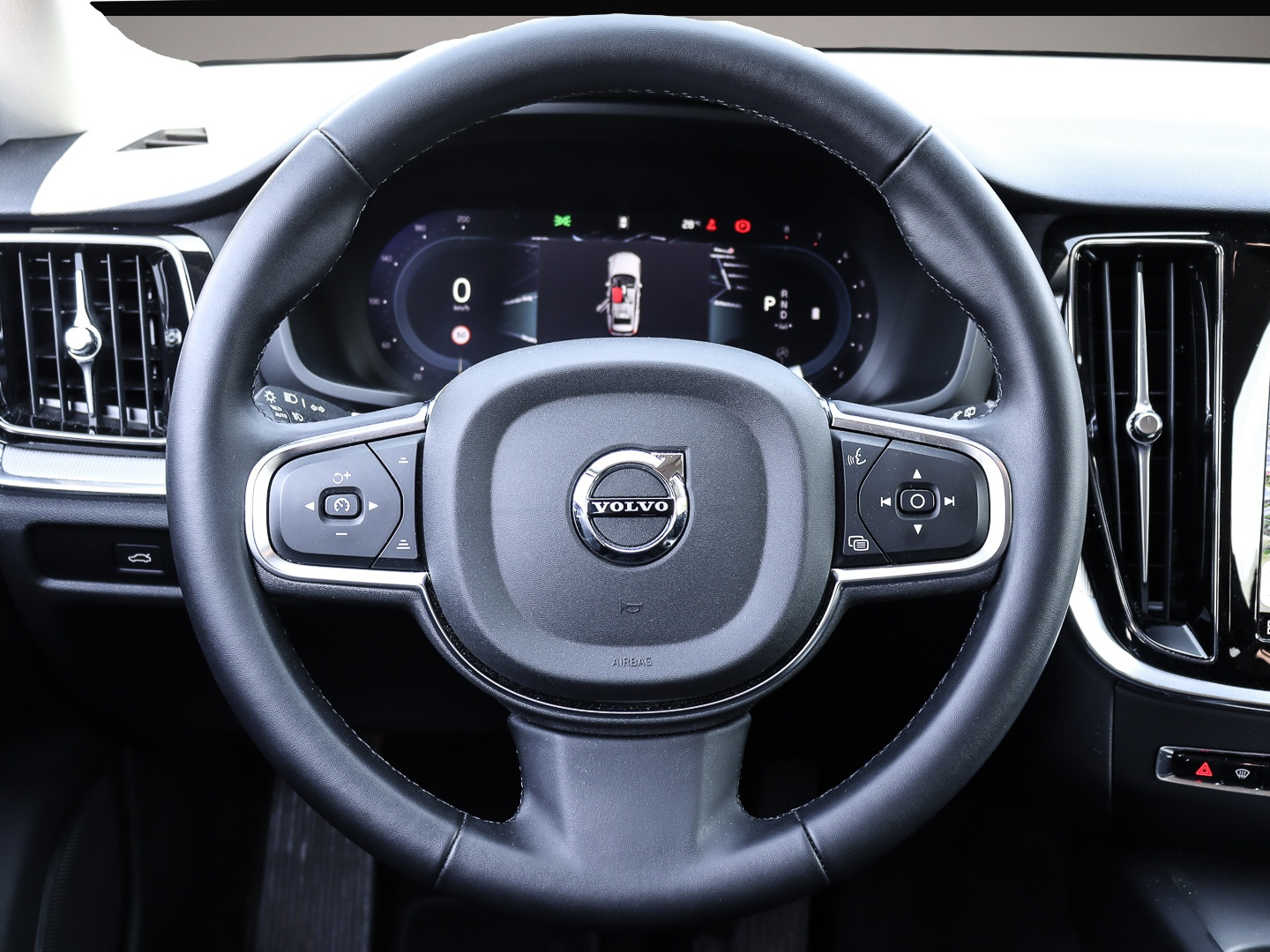 Volvo V60 (06/2024, Benzin)