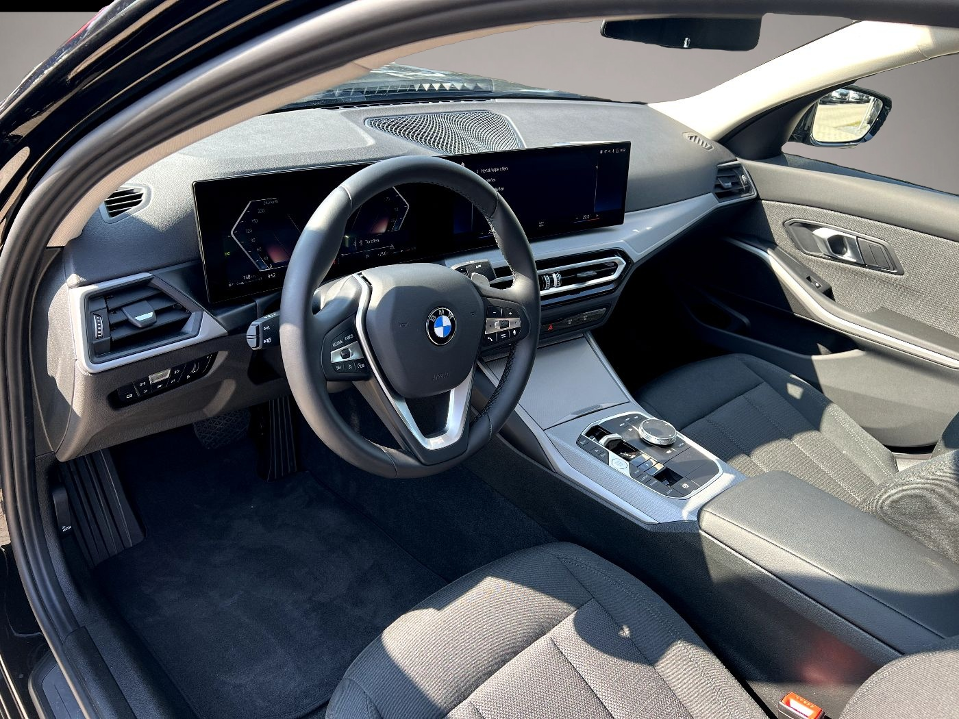 BMW 318 (04/2024, Benzin)