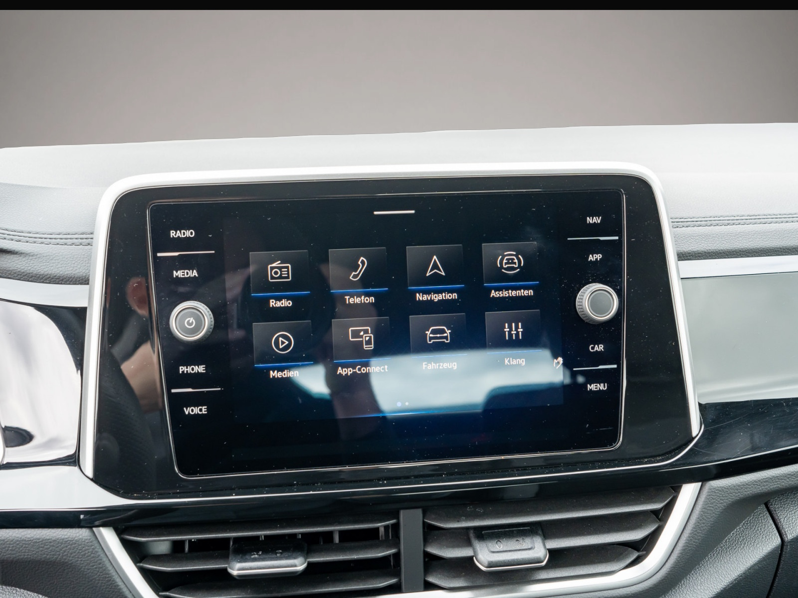 Volkswagen T-Roc (05/2025, Benzin)