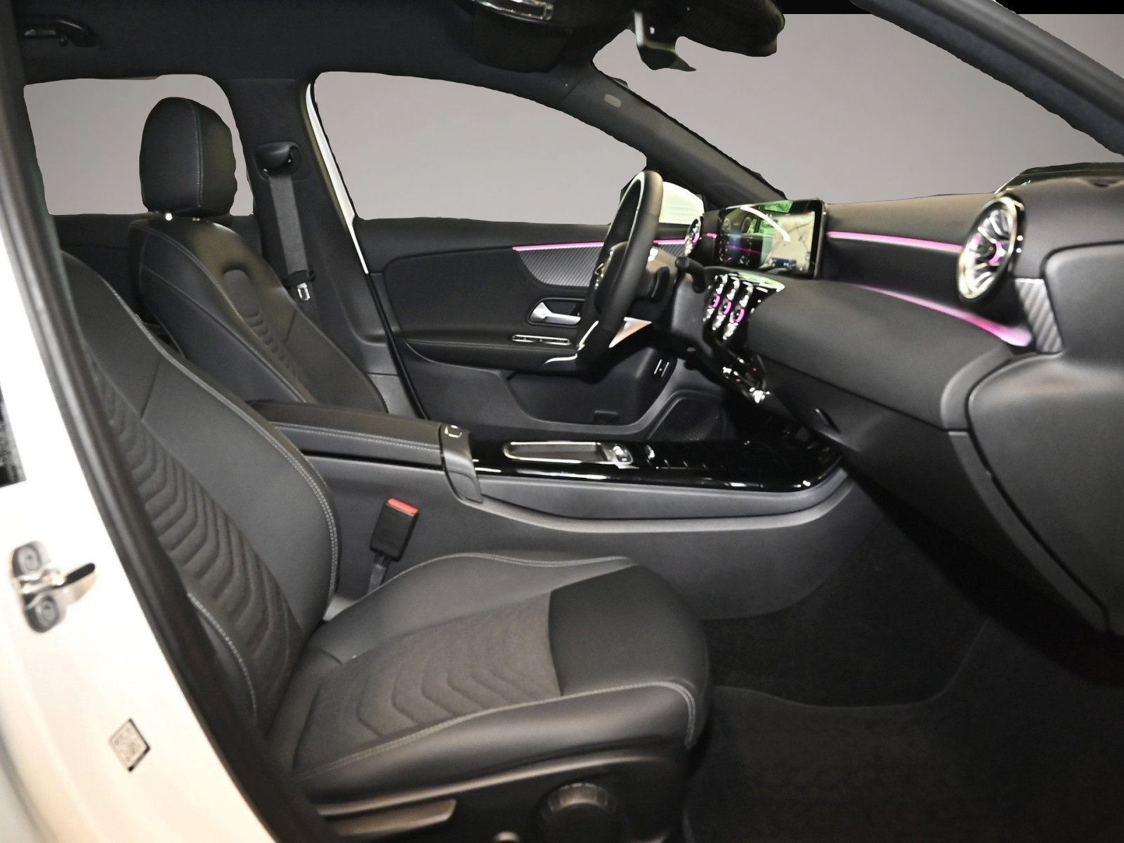 Mercedes-Benz A 250 (09/2025, Hybrid (Benzin/Elektro))