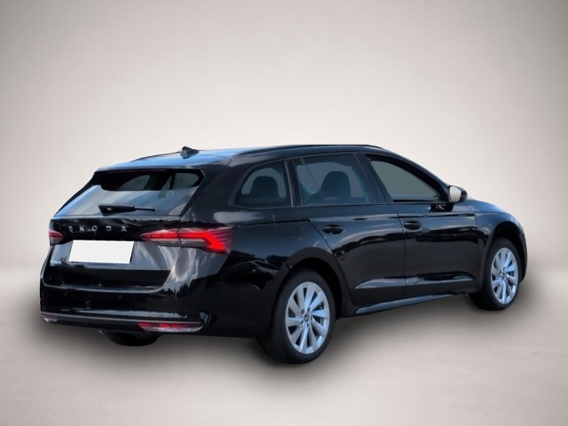 Skoda Octavia (11/2025, Benzin)