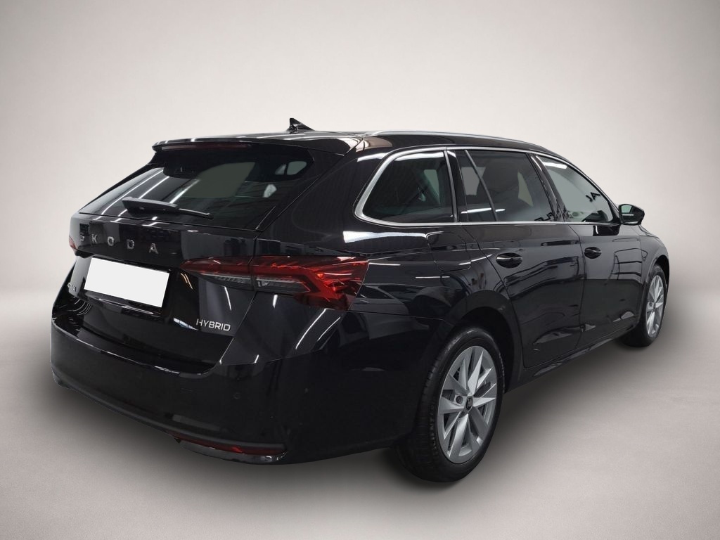 Skoda Octavia (11/2025, Benzin)