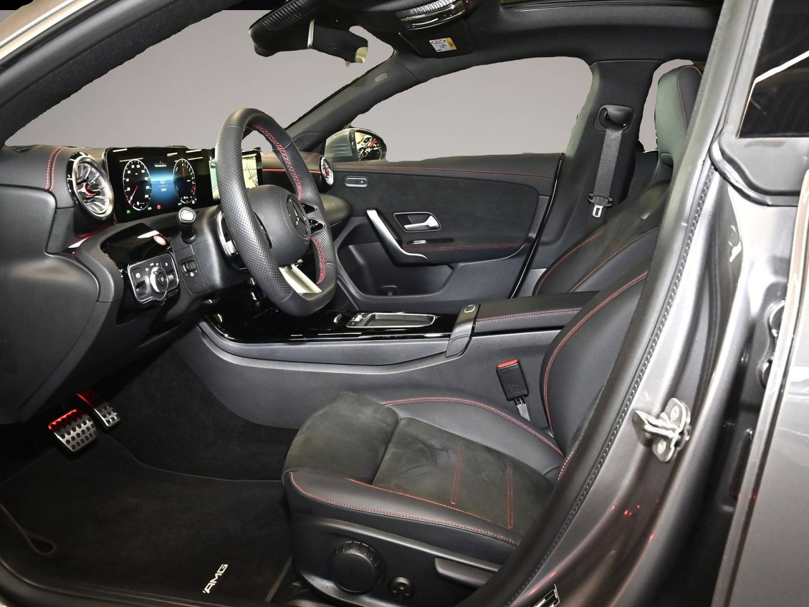 Mercedes-Benz CLA 250 (04/2025, Hybrid (Benzin/Elektro))