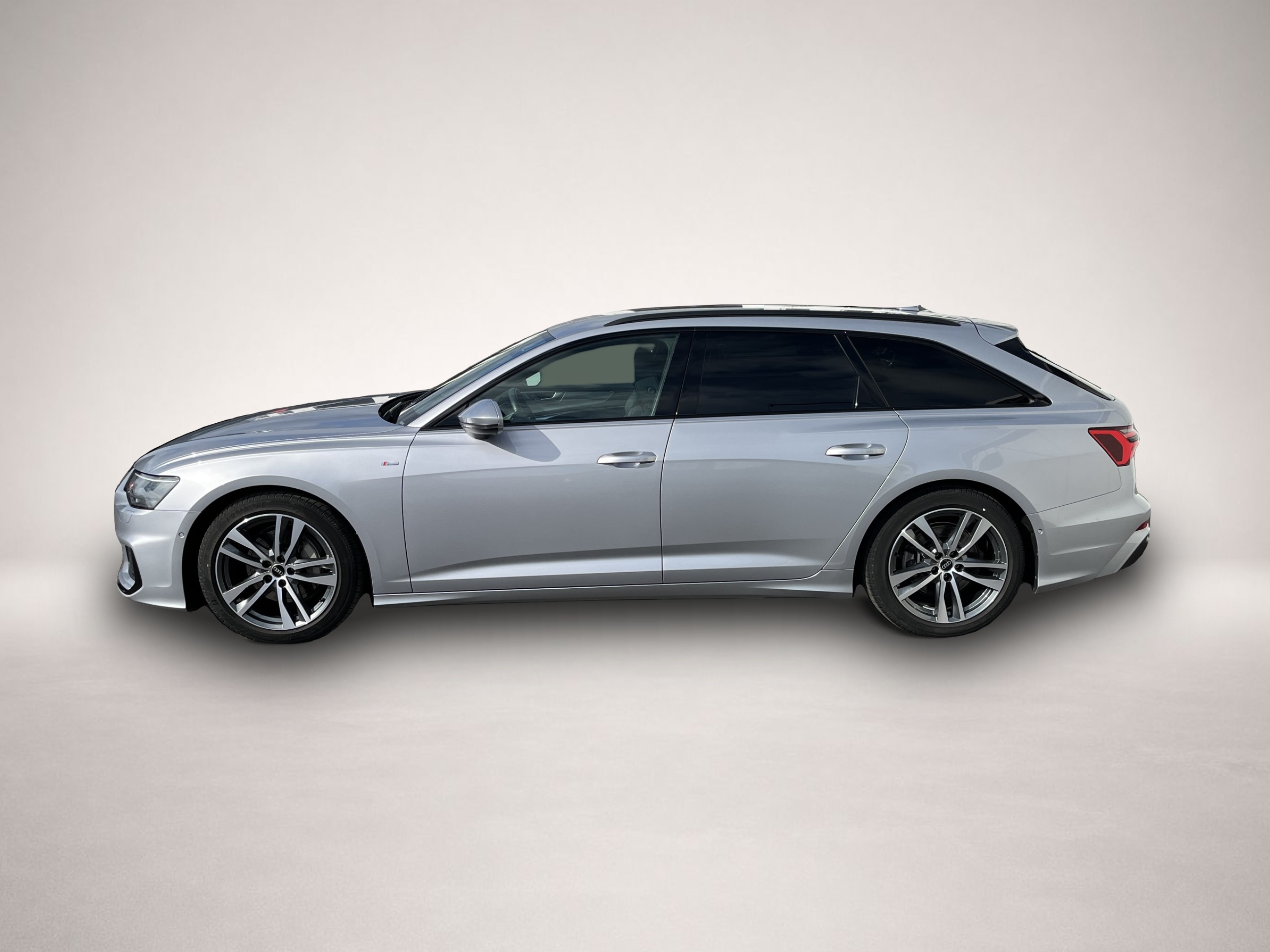 Audi A6 (02/2023, Benzin)