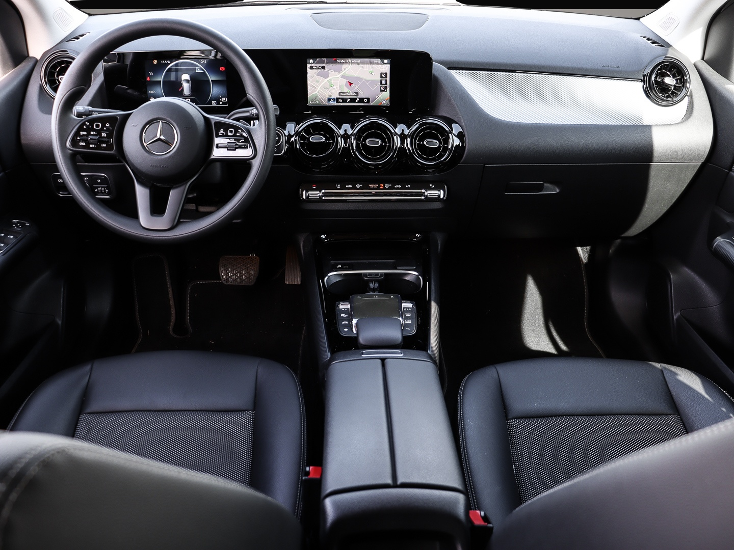 Mercedes-Benz B 180 (10/2021, Benzin)