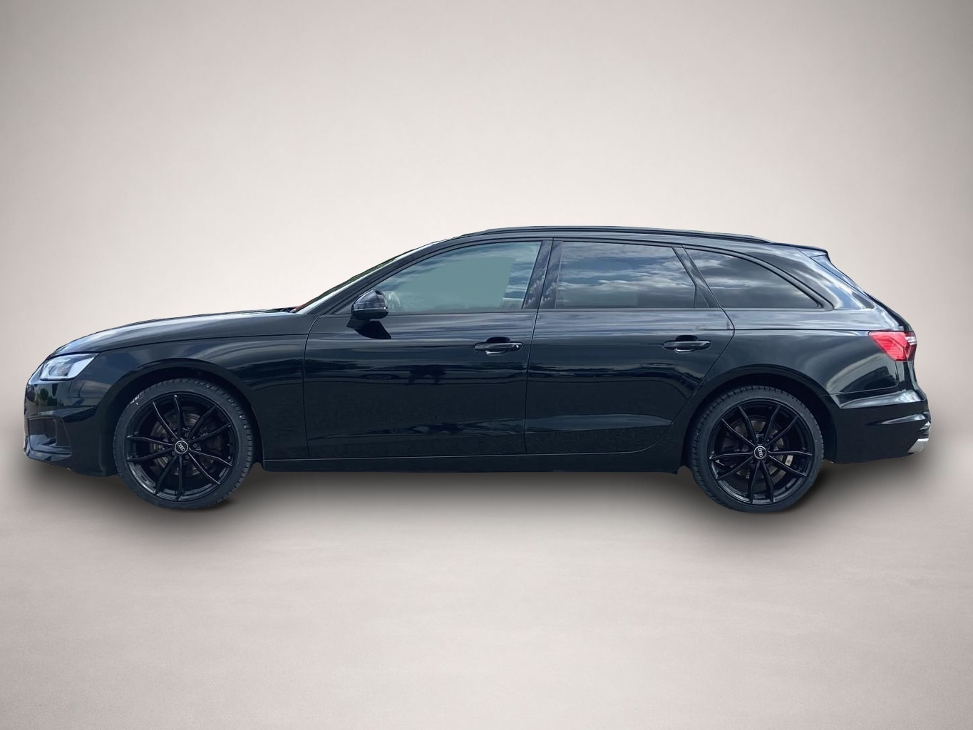 Audi A4 (08/2022, )