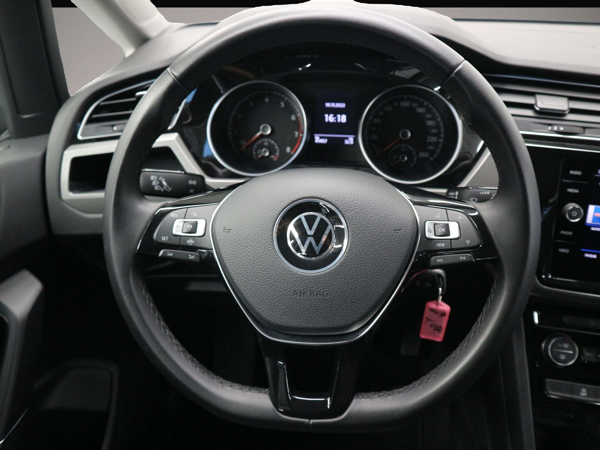 Volkswagen Touran (07/2021, Benzin)