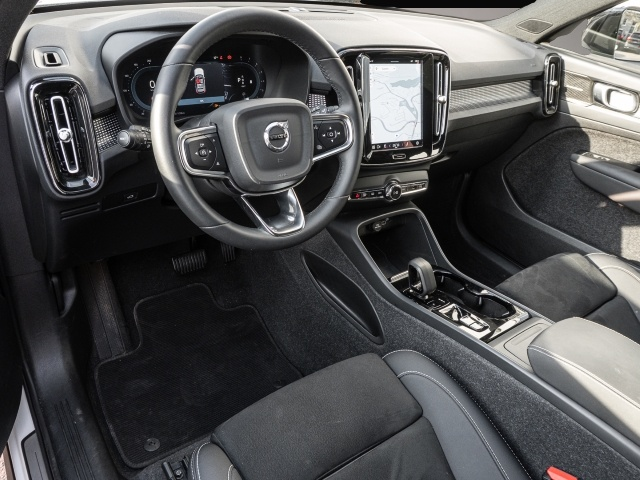 Volvo XC40 (12/2023, Benzin)