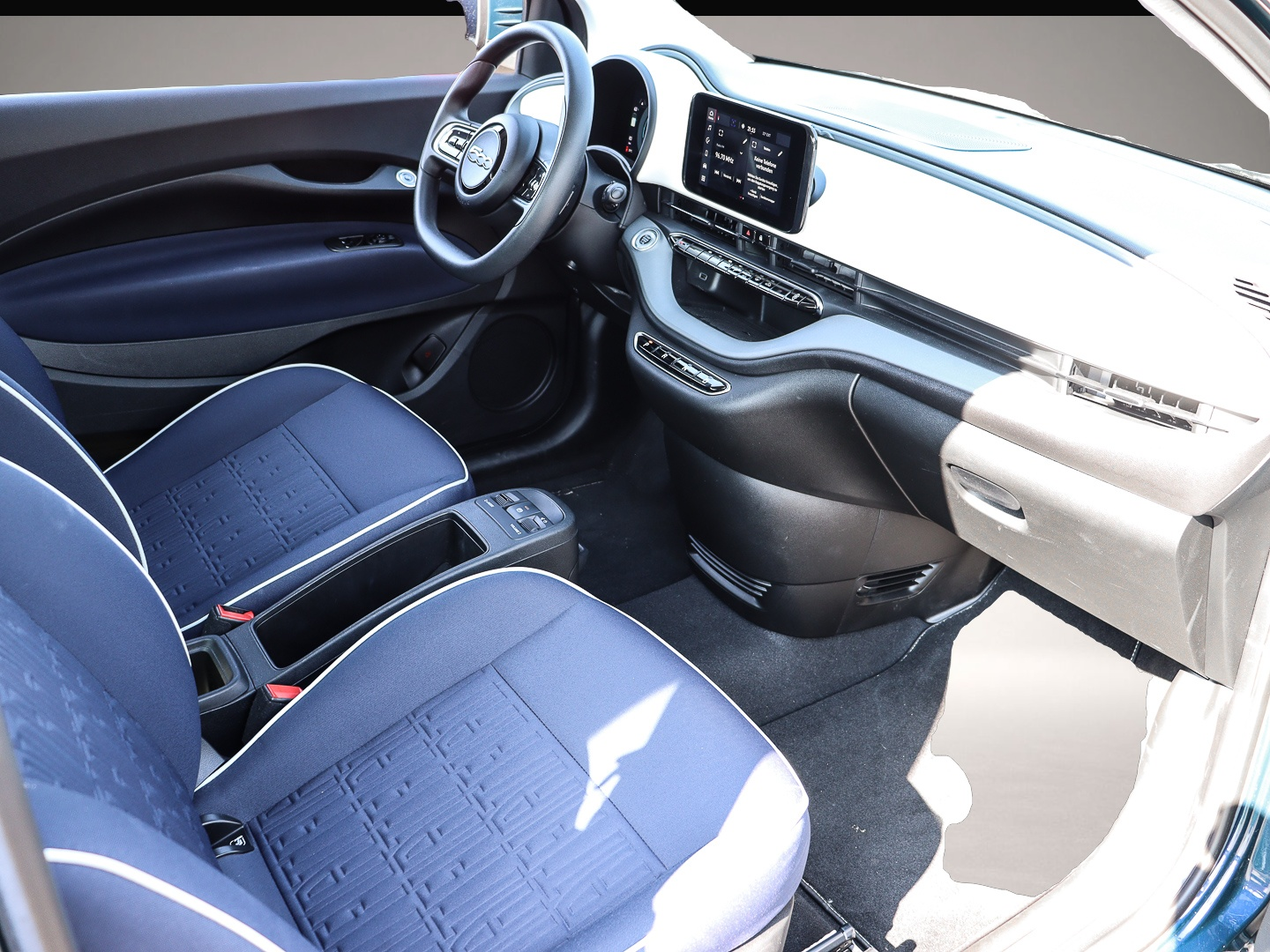 Fiat 500e (04/2023, ELECTRIC)