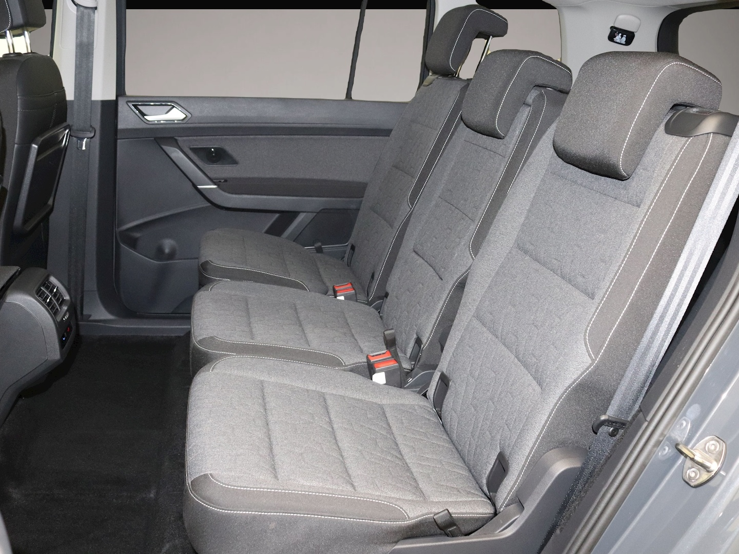 Volkswagen Touran (02/2024, Benzin)